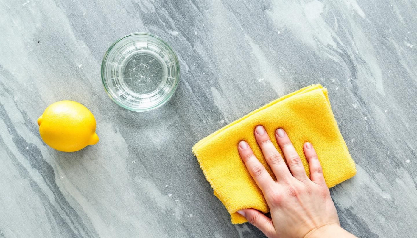 Métodos naturais e eficazes para limpeza de superfícies de vidro